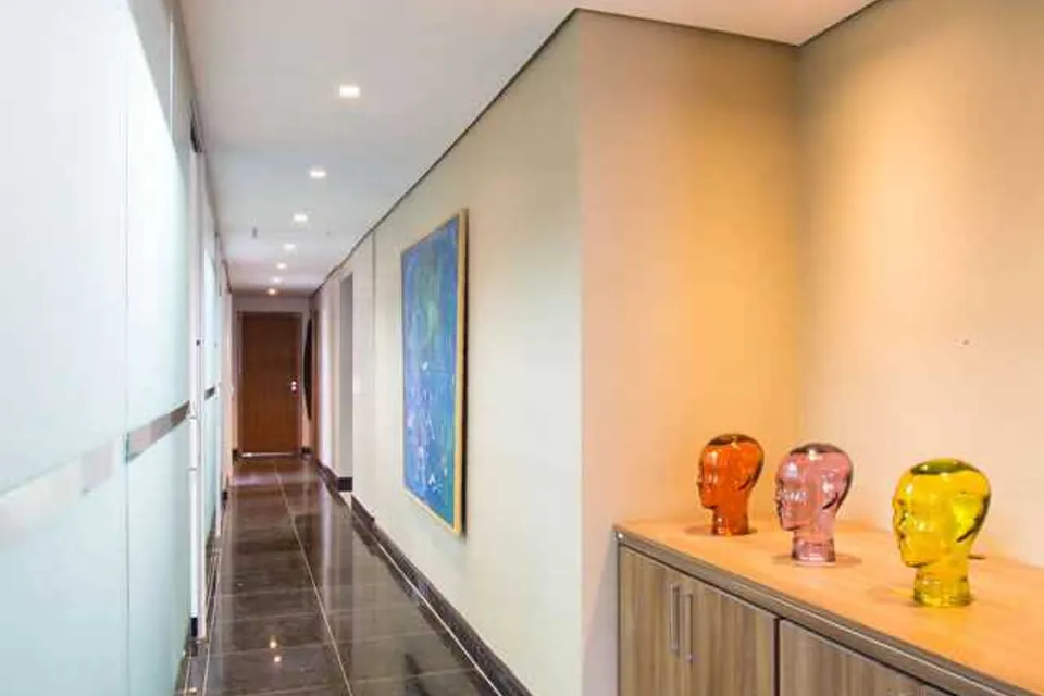 Sala privativa para equipe nas unidades do Desk Coworking em Belo Horizonte.
