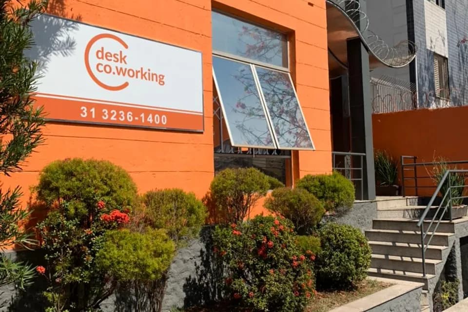 Fachada da unidade Desk Coworking Cidade Nova, na zona norte de Belo Horizonte.